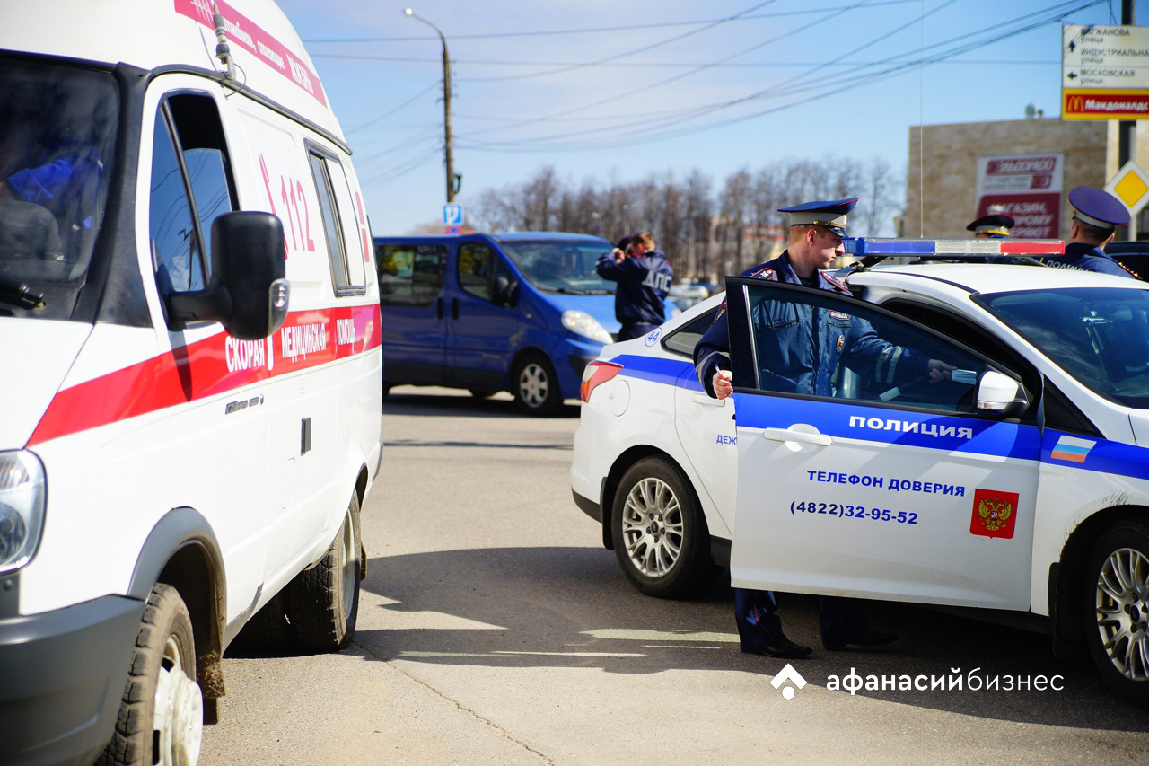 Опубликовано видео ДТП с самокатом и грузовиком в Бежецке Тверской области