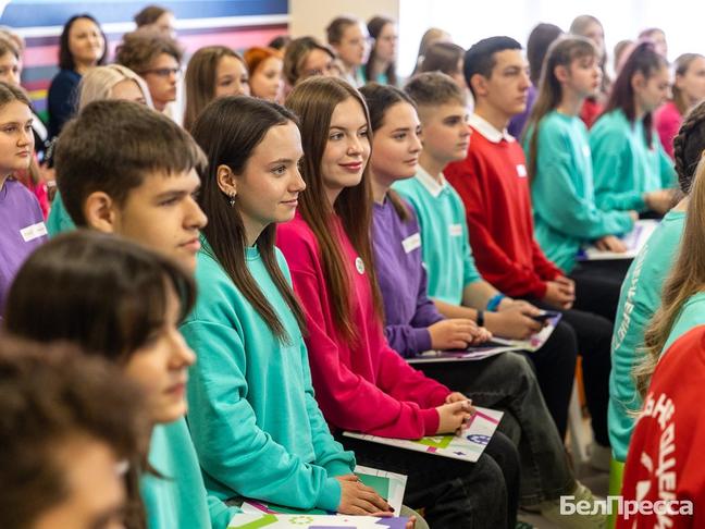 Вячеслав Гладков встретился с белгородскими школьниками, победившими в «Большой перемене»