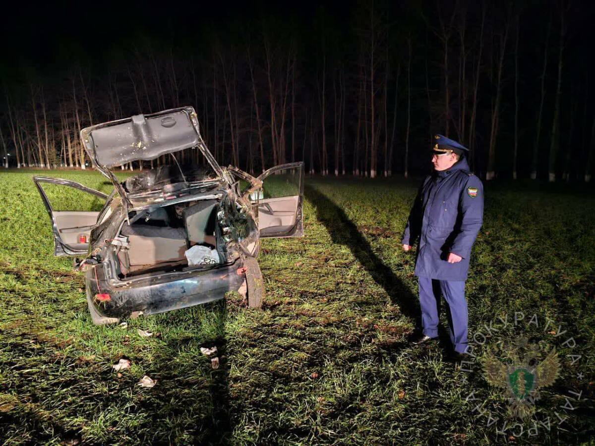 В Татарстане «Лада» с 19-летней девушкой за рулем вылетела с трассы, пассажирка погибла