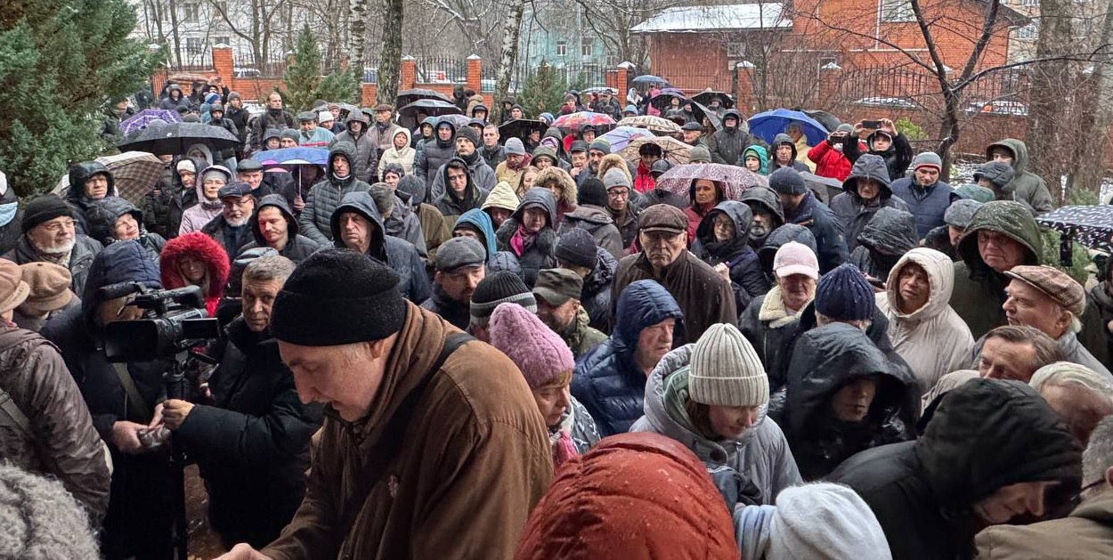 ЗАСТРОЙКА &quot;ЯДЕРНЫХ ОТХОДОВ&quot; ВЗВОЛНОВАЛА МОСКВИЧЕЙ