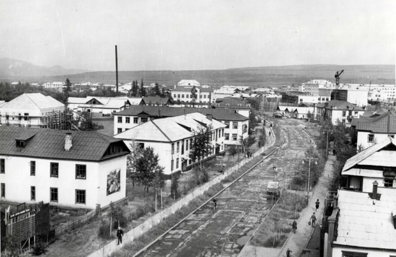 2 декабря 1953 года образованы Сусуманский, Ягоднинский и Тенькинский районы