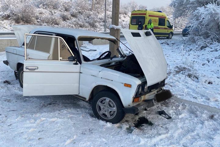 На трассе под Абаканом 20-летняя автоледи разбилась на «Жигулях»