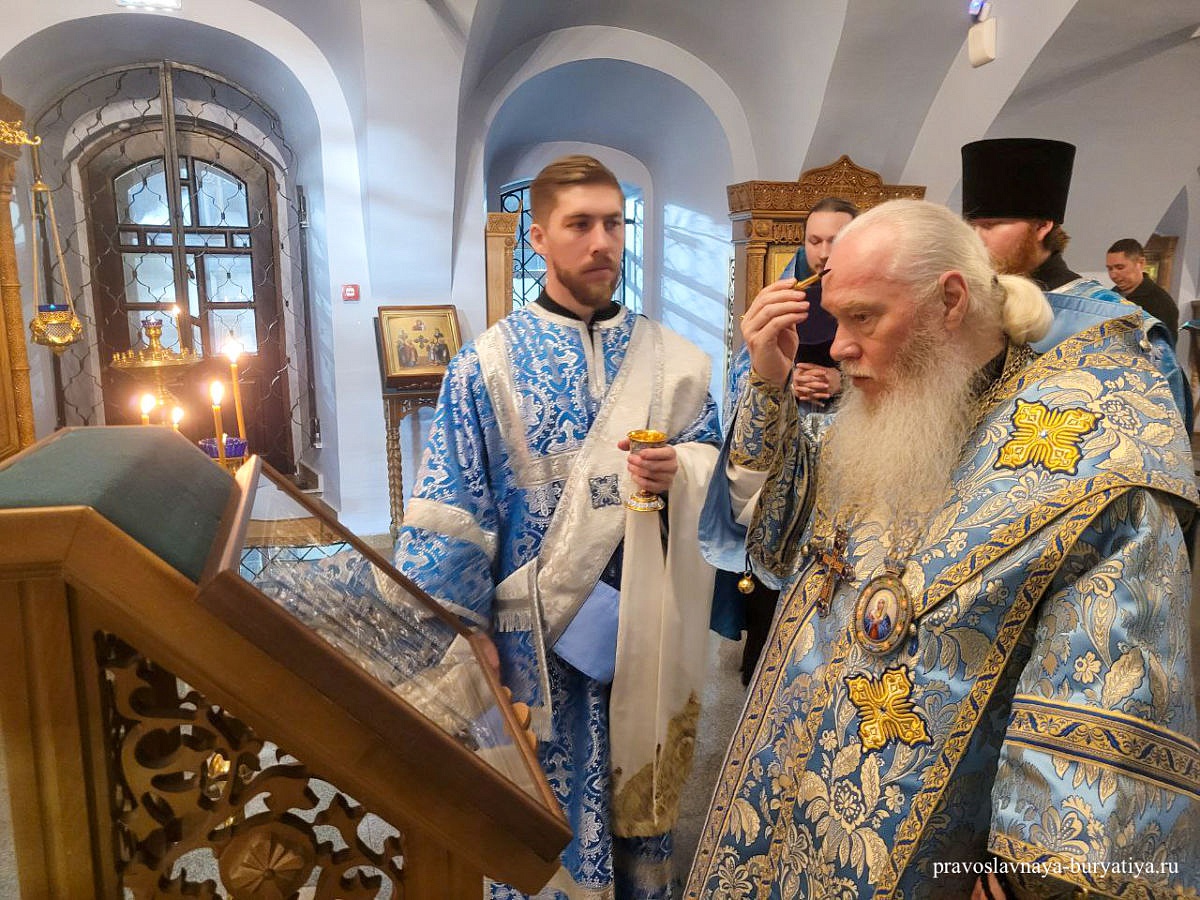 В Улан-Удэ отметили праздник иконы Богоматери «В скорбех и печалех Утешение»