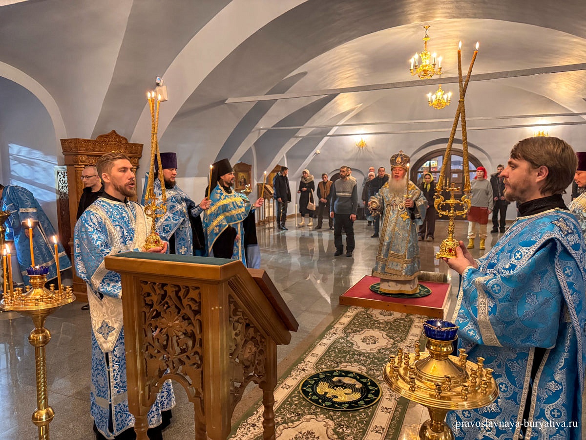 В Улан-Удэ отметили праздник иконы Богоматери «В скорбех и печалех Утешение»