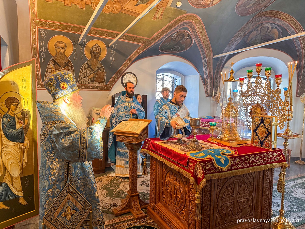 В Улан-Удэ отметили праздник иконы Богоматери «В скорбех и печалех Утешение»