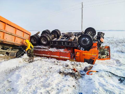 Уголовное дело возбудили после ДТП с автобусом и грузовиком на омской трассе