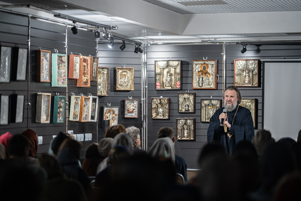 В духовно-просветительском центре Спасо-Преображенского кафедрального собора Твери прошел вечер памяти Святейшего Патриарха Алексия II